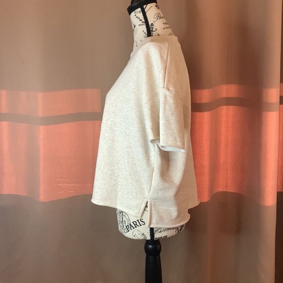 Pit to pit 23 in length 23 in 9/1 - Picture 2 of 6